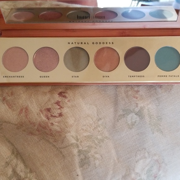 Butter London Natural Goddess palette - Picture 2 of 3